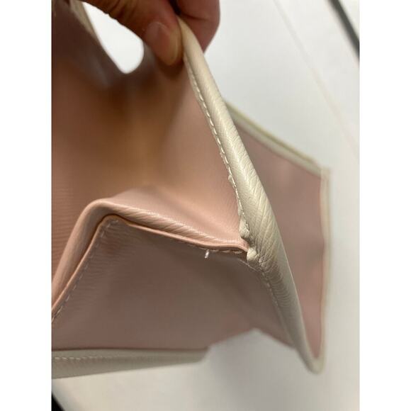 MICHAEL KORS, SMALL PINK, WHITE CLUTCH WRISTLET - Picture 12 of 16